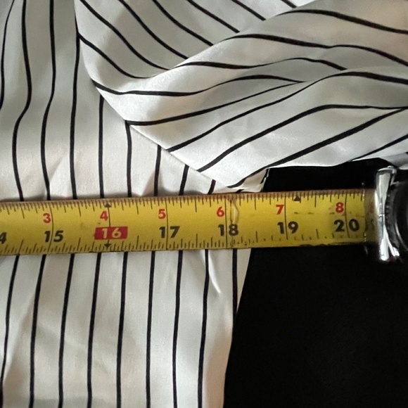 Sincerely Jules Satin Striped Blouse   Size M - Picture 11 of 14